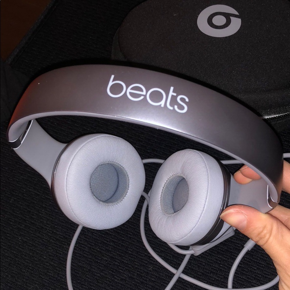 Beats solo 2 edition head phones